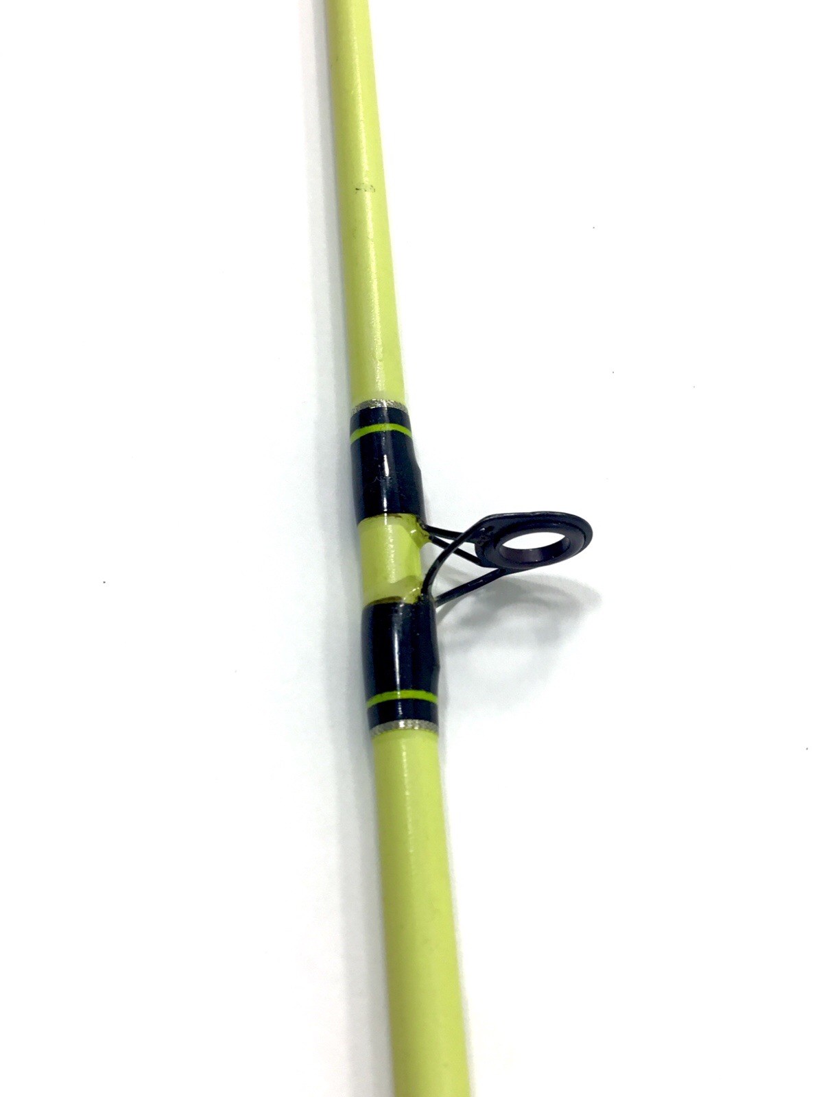 Bass Pro Shops CB100080MH Cat Buster 10′ 2 Pc. Surf Spinning Fishing Rod CLEAN