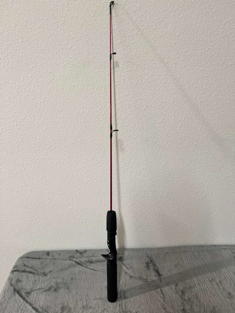 Zebco E8CO Casting Fishing Rod 31” Long.