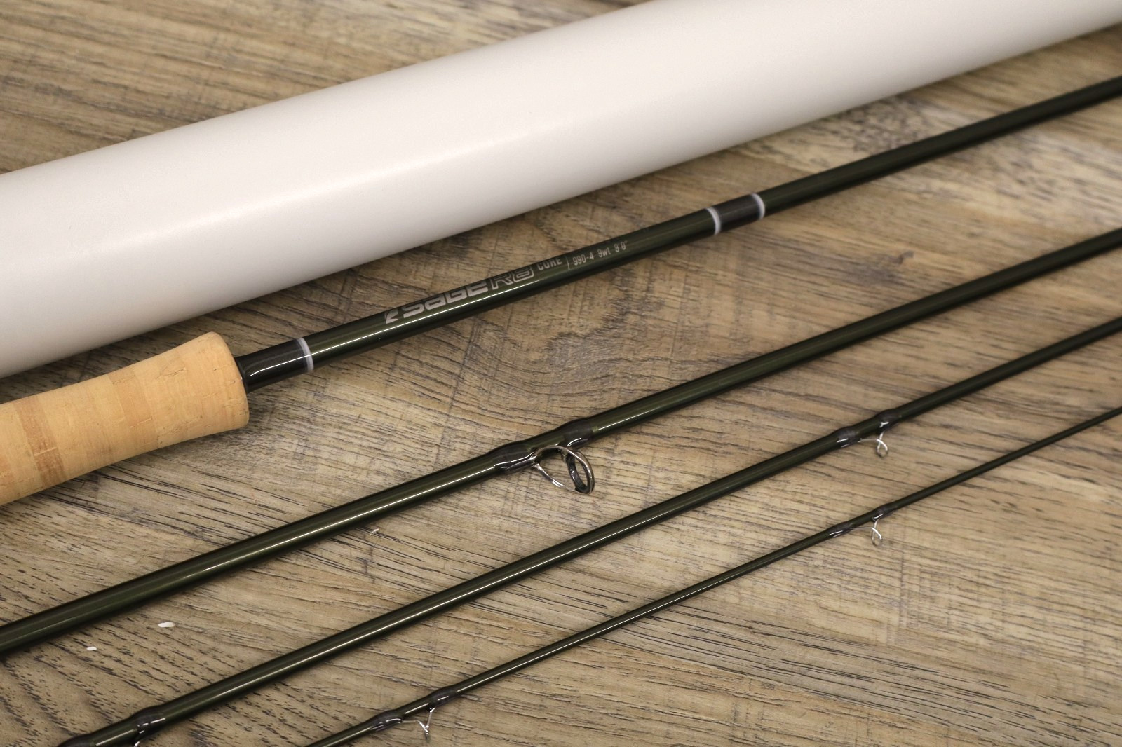 NEW SAGE R8 Core 9wt. 9’ft~4Pc FlyRod w/ Hard Metal Case