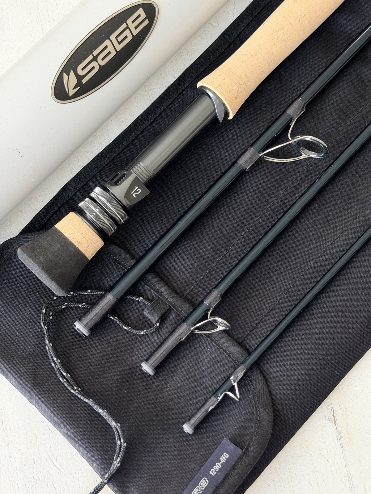**BEAUTIFUL** 🔥 SAGE R8 SALT 12wt. 9’ft~4Pc FlyRod!! 🔥~LEGENDARY~🔥