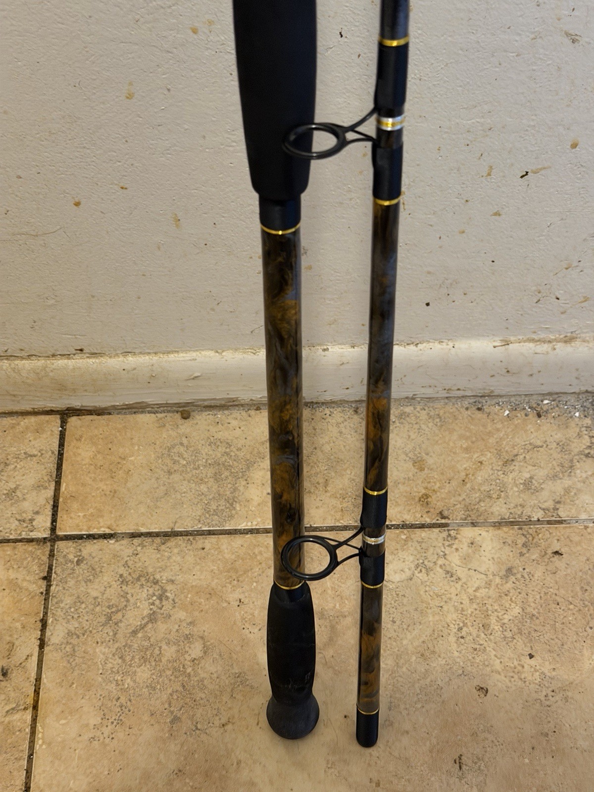 CUSTOM SURF PIER OR JETTY ROD 10 FT 20-40 LB BLACK SILVER AND GOLD NEW