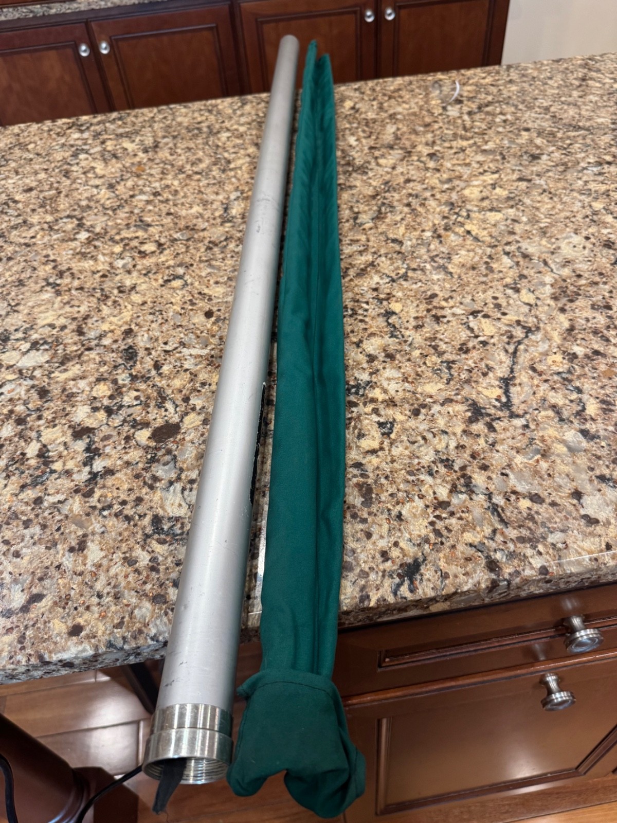 Orvis Rocky Mountain Fly Rod 8’ 6WT 2-Piece w/ Tube & Sock – very good