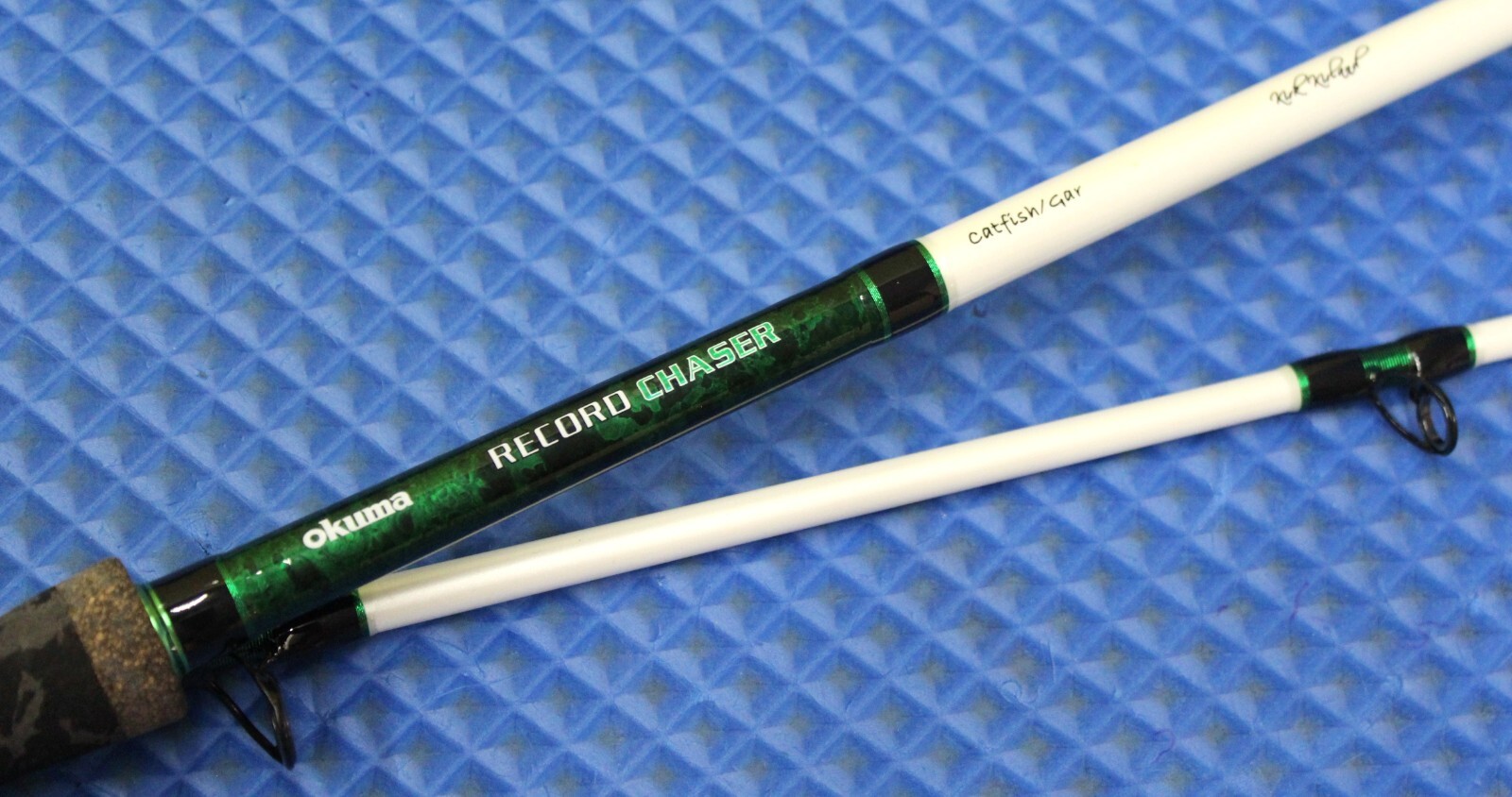 Okuma Record Chaser Catfish Alligator Gar Spinning Rod 2-Pc Hvy 10′ RC-S-1002H