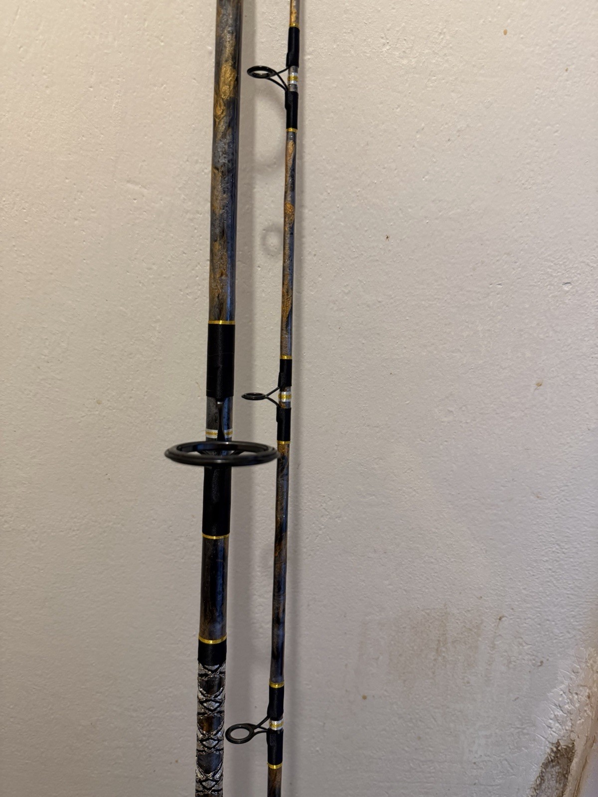 CUSTOM SURF PIER OR JETTY ROD 10 FT 20-40 LB BLACK SILVER AND GOLD NEW