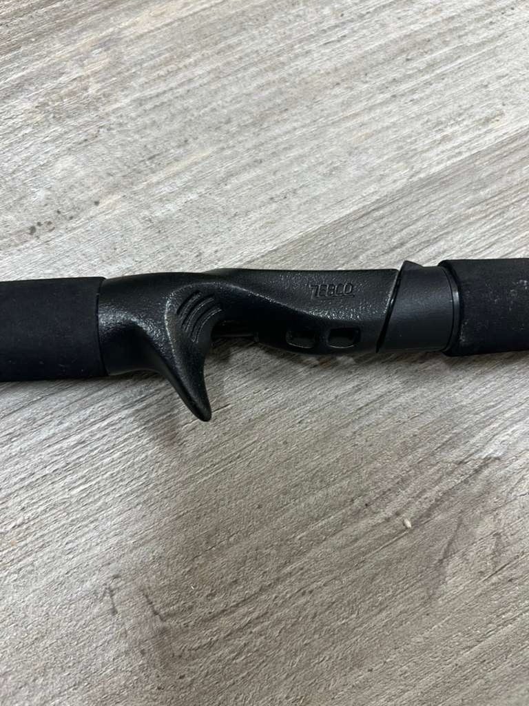 Zebco E8CO Casting Fishing Rod 31” Long.