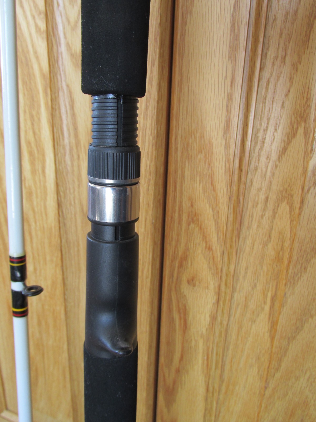 STRAIGHT BUTT! SHAKESPEARE UGLYSTIK CATFISH~8′ 2 pc~Casting Rod~Med Heavy USED