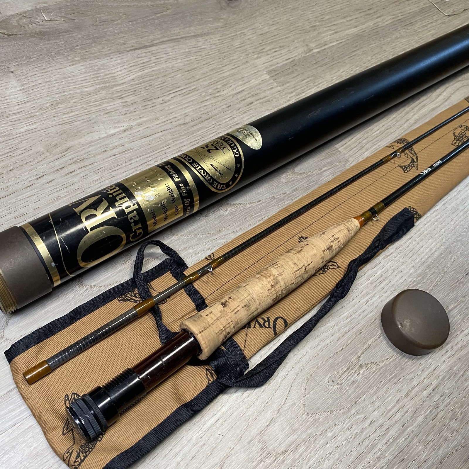 ORVIS Graphite “FAR AND FINE” 5wt 7’9″ Fly rod w/Sock Tube