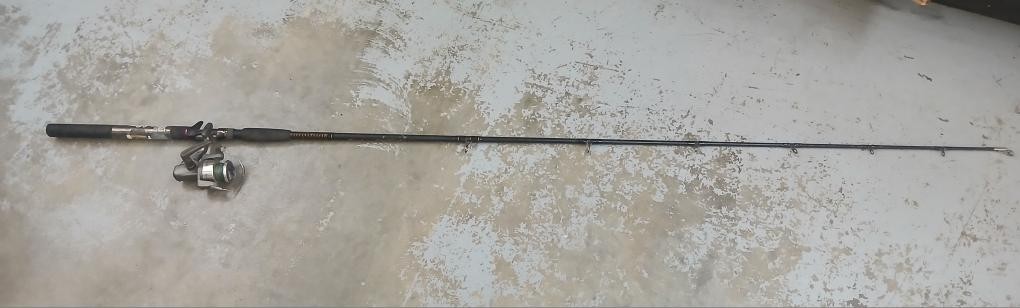 SHAKESPEARE FISHING UGLY STIK GX2+TROPHY STALKER REEL, MINOR RUST (TDY028390)