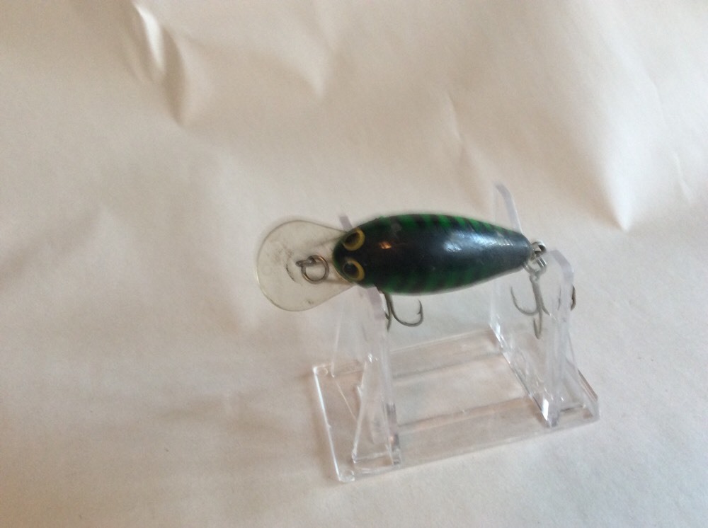 Bagley’s 1 3/4″ Balsa Wood Lure In CHARTEUSE????-VERY NICE!!!