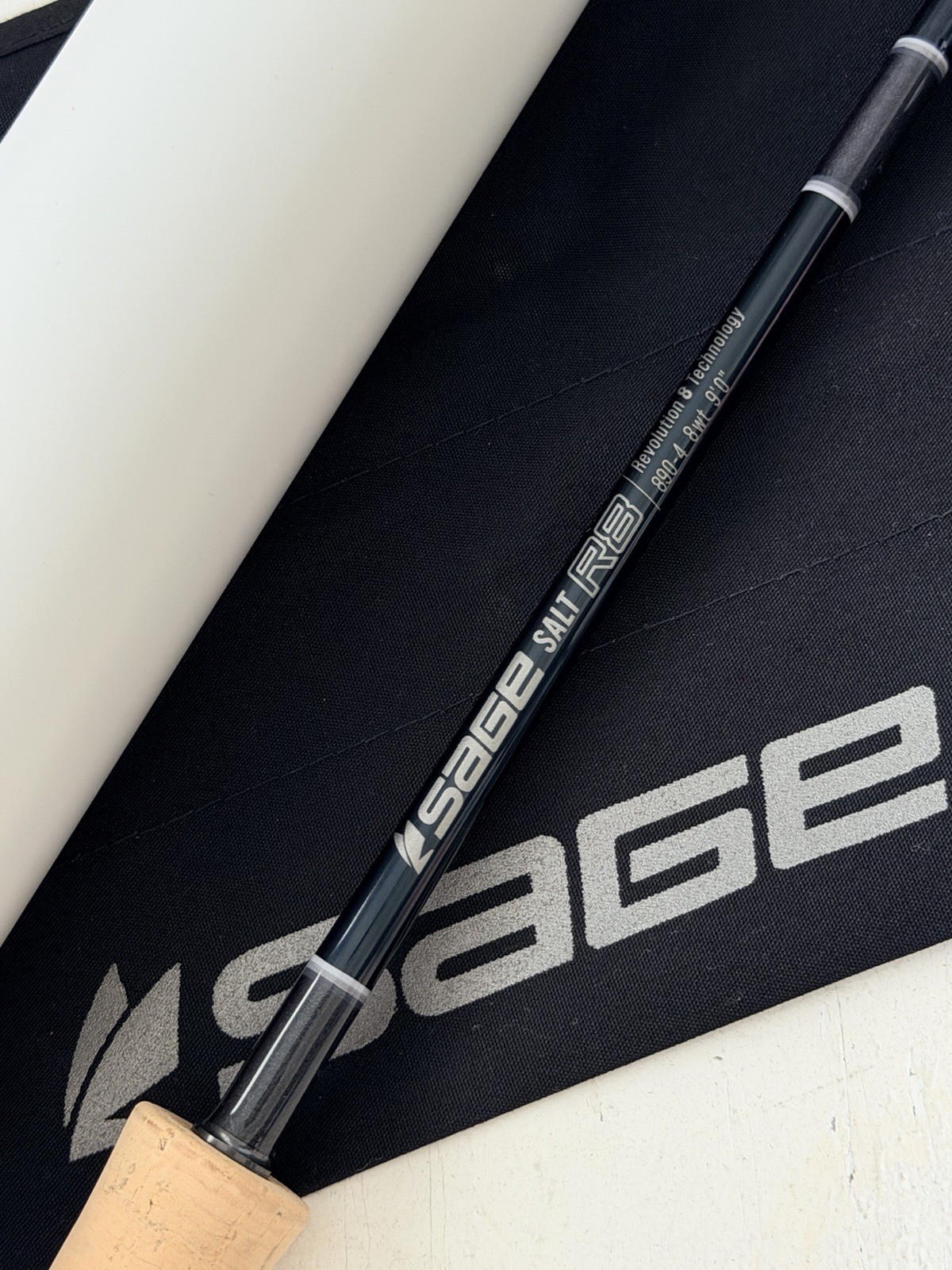 **BEAUTIFUL** 🔥 SAGE R8 SALT 8wt. 9’ft~4Pc FlyRod!! 🔥~LEGENDARY~🔥