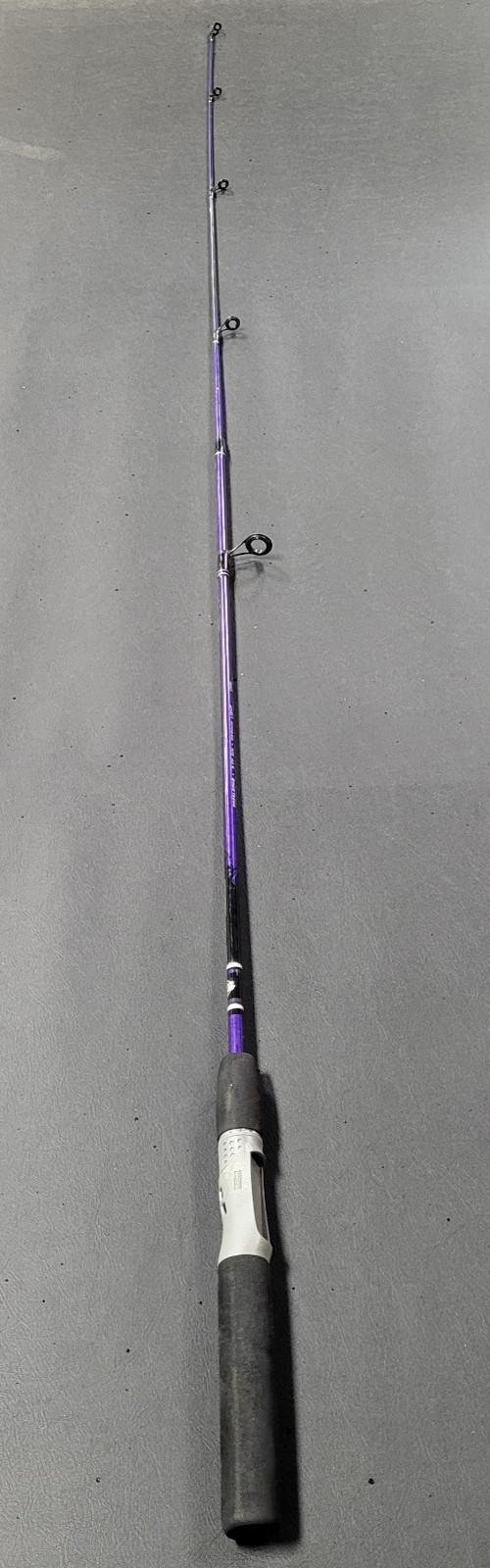 Zebco Slingshot Spinning Rod Model 202SLSPWB 5’6″ Medium Light 2 Piece Rod, EX