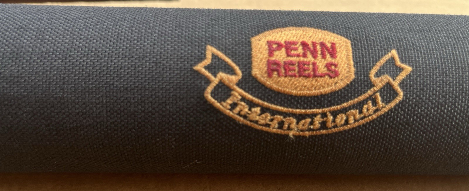 Vintage Penn International 1370 SM IGFA 12 lb. ( 6 kg. ) 7′ Spin 32″ tube