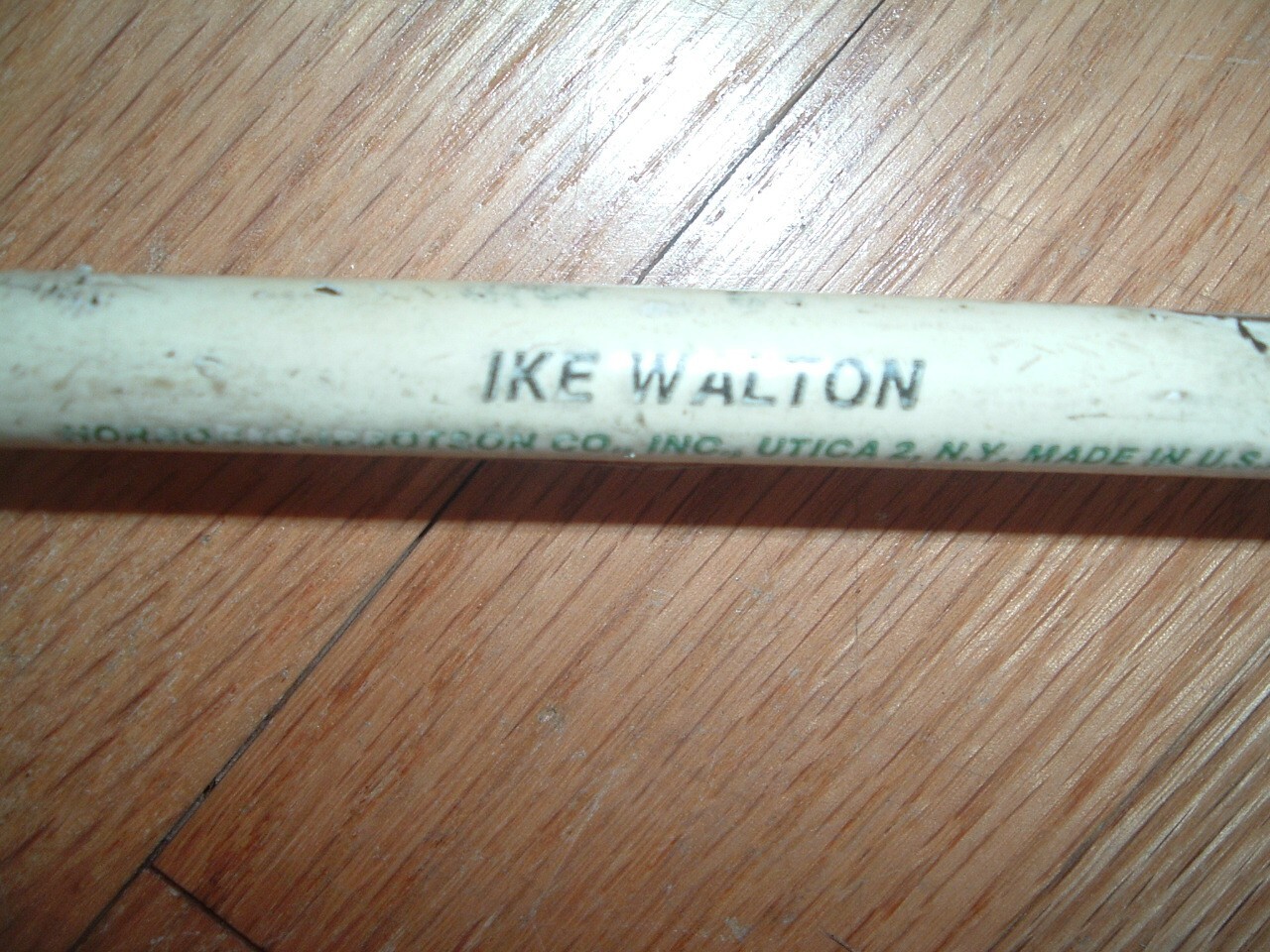Vintage Ike Walton 6′ – 6″ Fiberglass 6.5′ Fishing Rod one piece green