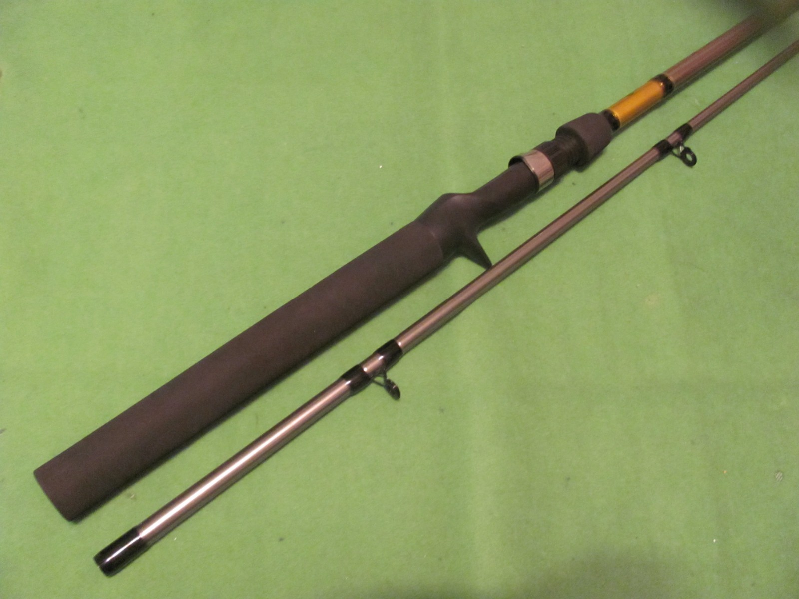 SHIMANO FX 7′ 0″ MEDIUM FAST ACTION 2 PIECE CASTING ROD NEW.