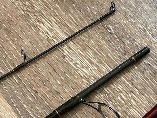 Lot Of 2 Shakespeare Spinning Rods Cirrus CGS 50 2UL 5′ & Mantis WMSP602M 6′