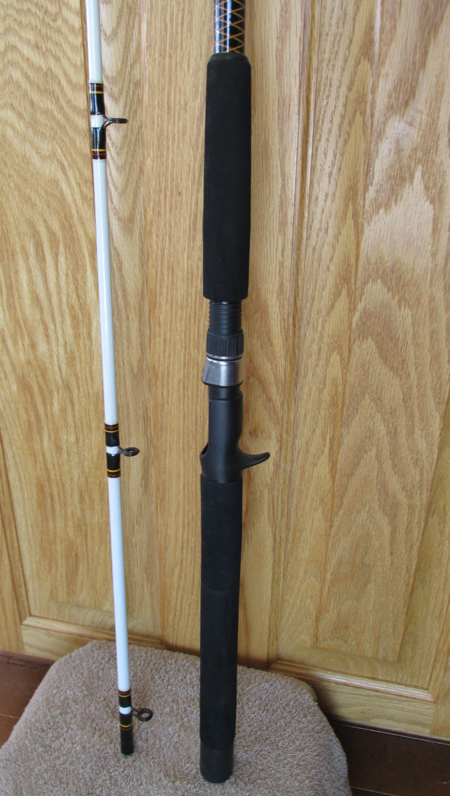 STRAIGHT BUTT! SHAKESPEARE UGLYSTIK CATFISH~8′ 2 pc~Casting Rod~Med Heavy USED