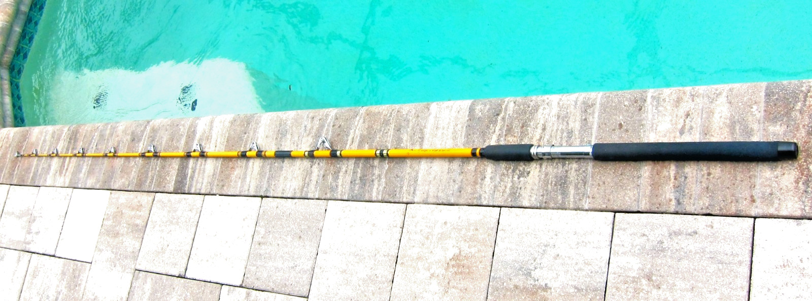 Eagle Claw Starfire SF404 2-Pc Trolling Rod: AFTCO Rollers: 8’6″; 10-25lb – USED