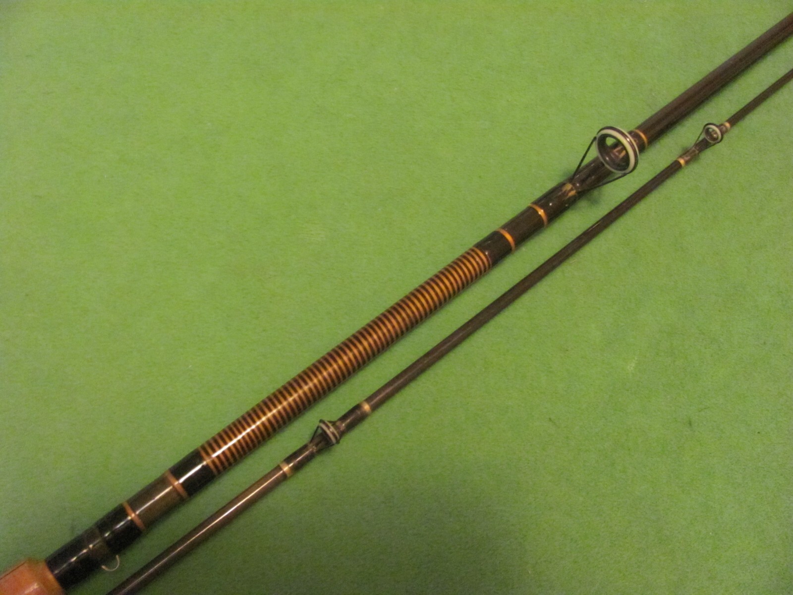 VINTAGE CUSTOM-MADE FEATHERLIGHT 7′ 8″ MOOCHING 2-PIECE FISHING ROD