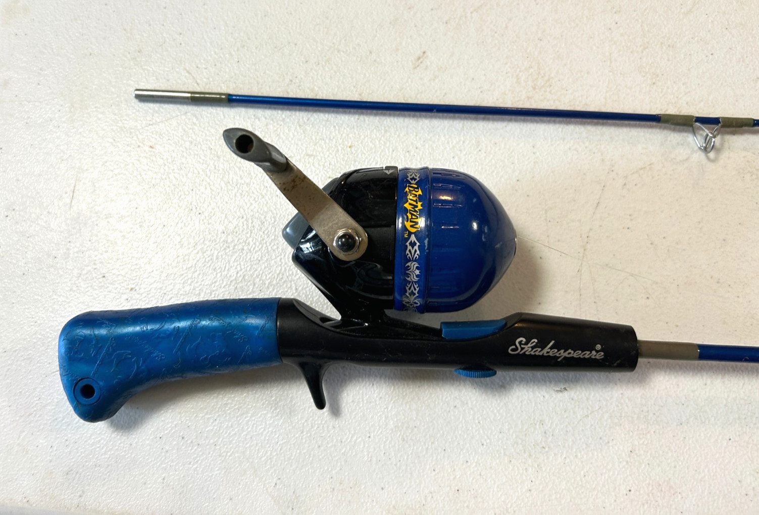 Vintage Batman Shakespeare Spinning Fishing Rod, Enclosed Reel 5′, 2 Piece