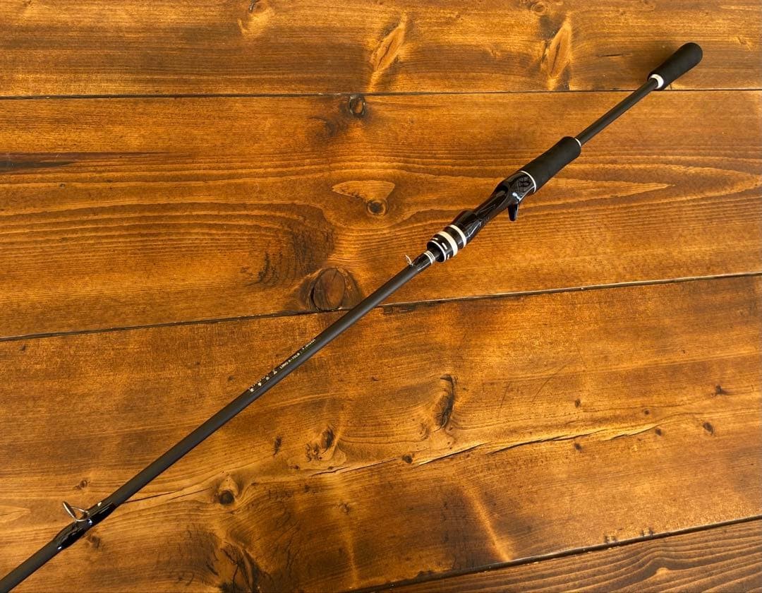 Bass Carbon Rod 6ft 1.8M 2-Piece Versatile Bait Casting Fishing Rod
