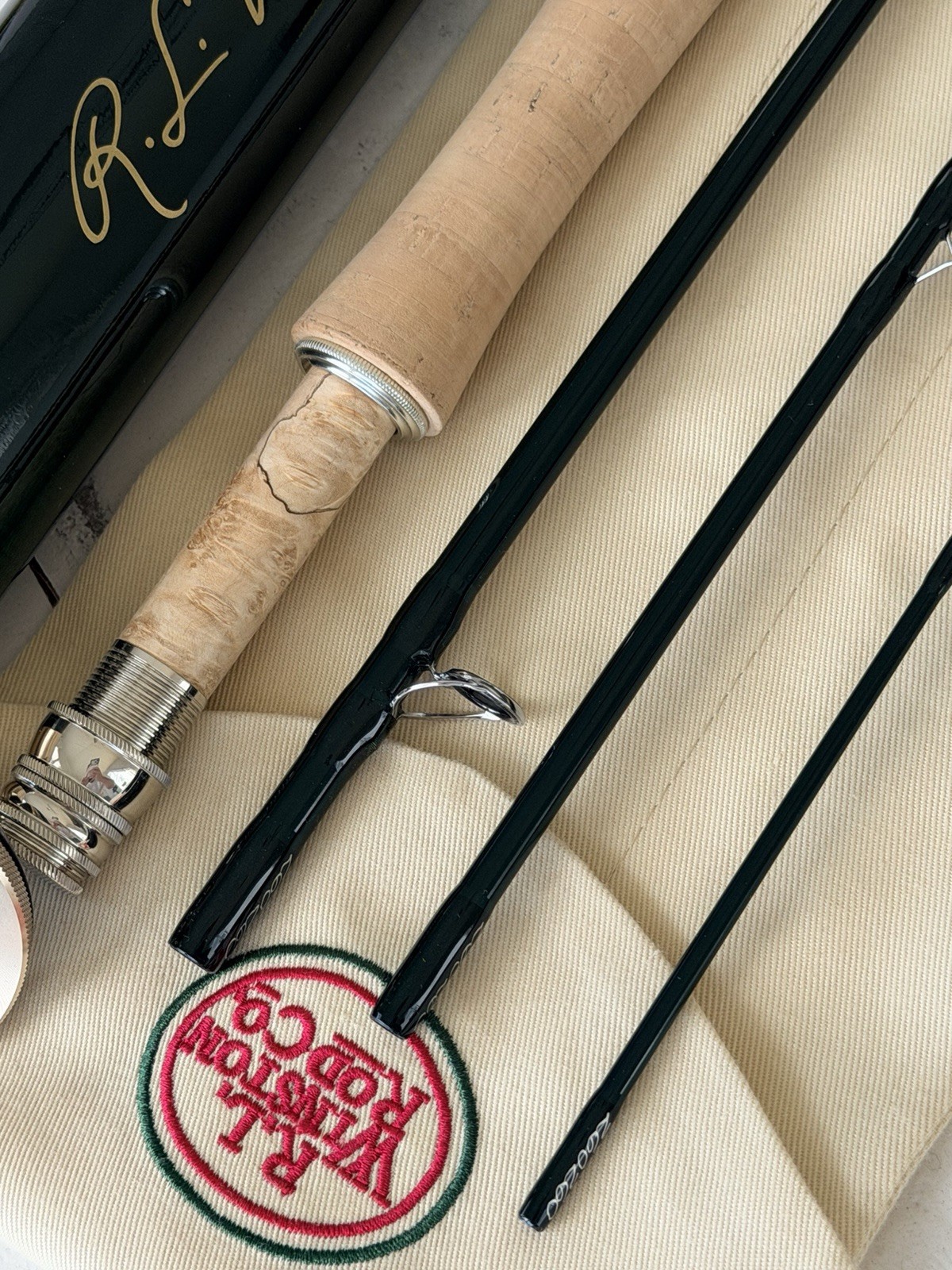**BEAUTIFUL** 🔥 R L WINSTON PURE 2. 5wt. 9’ft~4pc FlyRod🔥~LEGENDARY~🔥