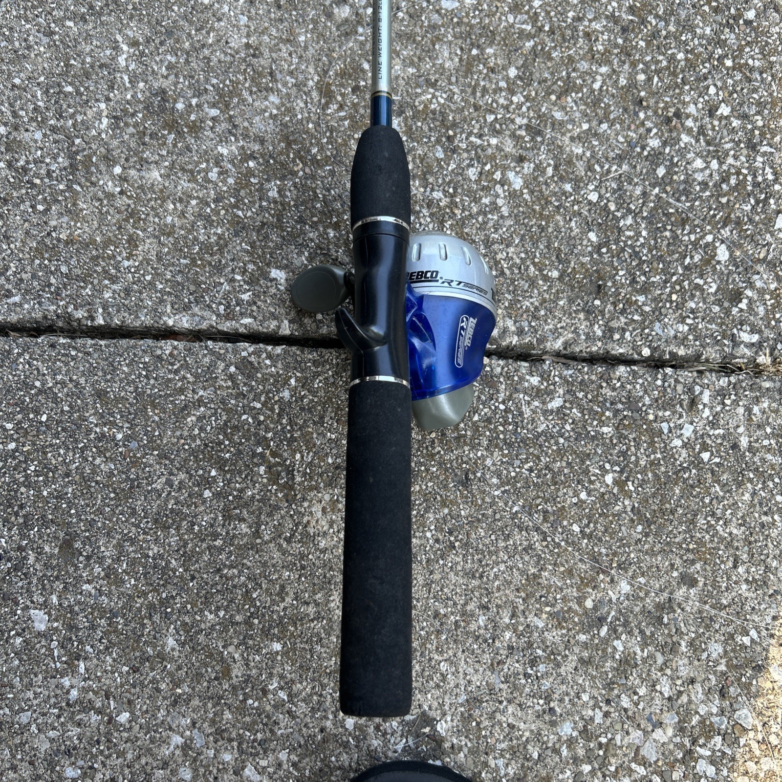 Zebco RT Series Spin cast Combo, Blue And Silver.