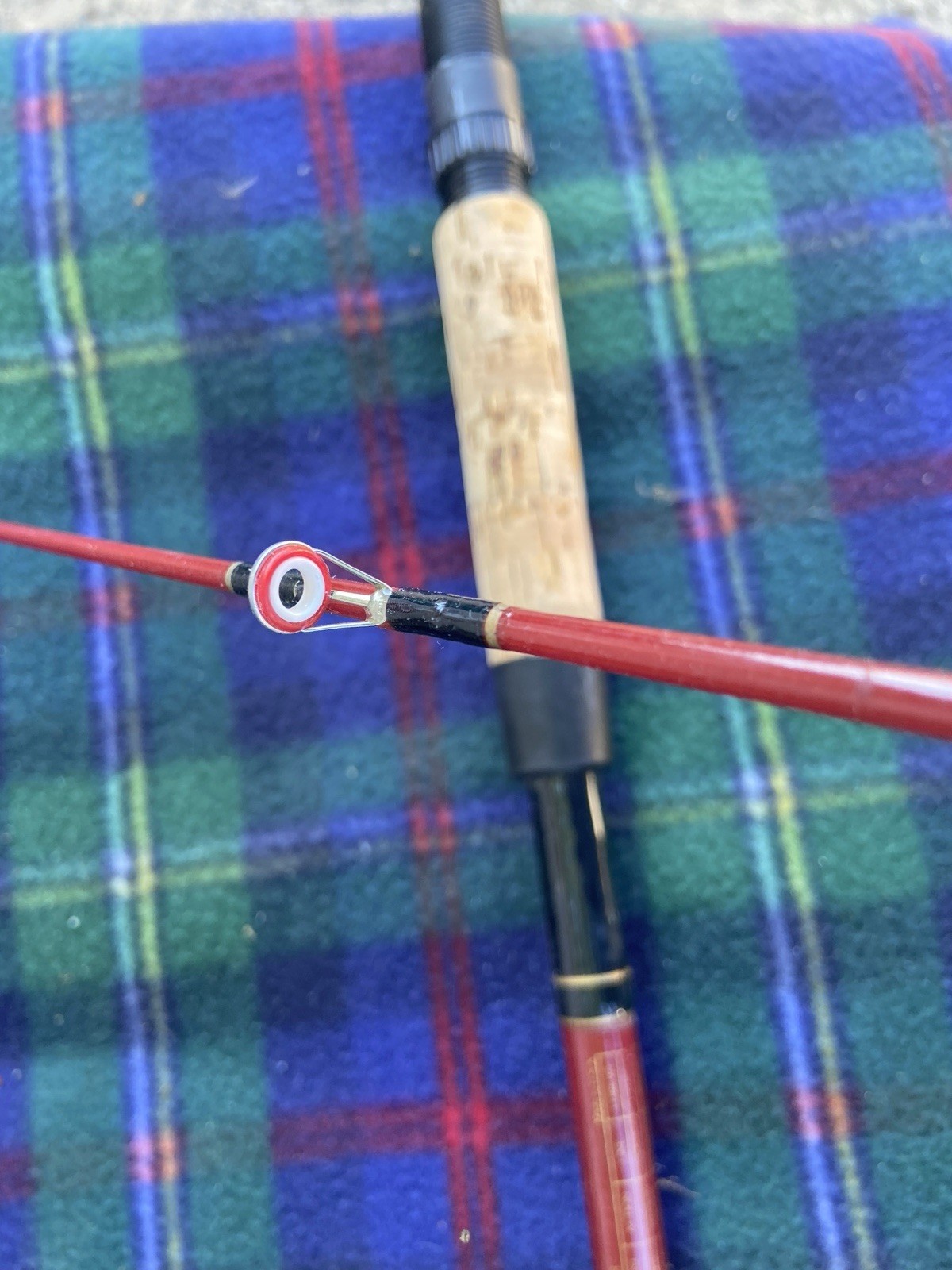 VINTAGE DAIWA 1376B 8’6″ MED. HEAVY TROLLING/CASTING 2 PIECE ROD MADE IN USA