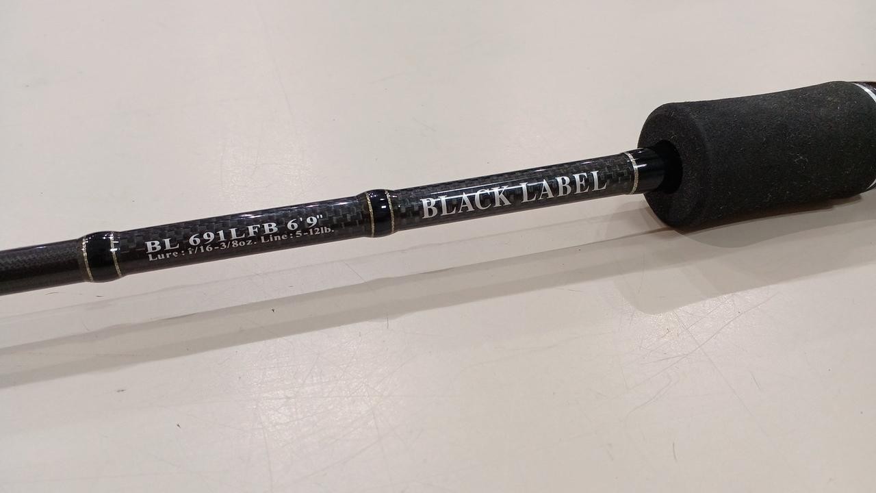 Daiwa Bass Rod BL691LFB 6’9″ 1/16-3/8oz, 5-12lb Line, L Power, Fishing