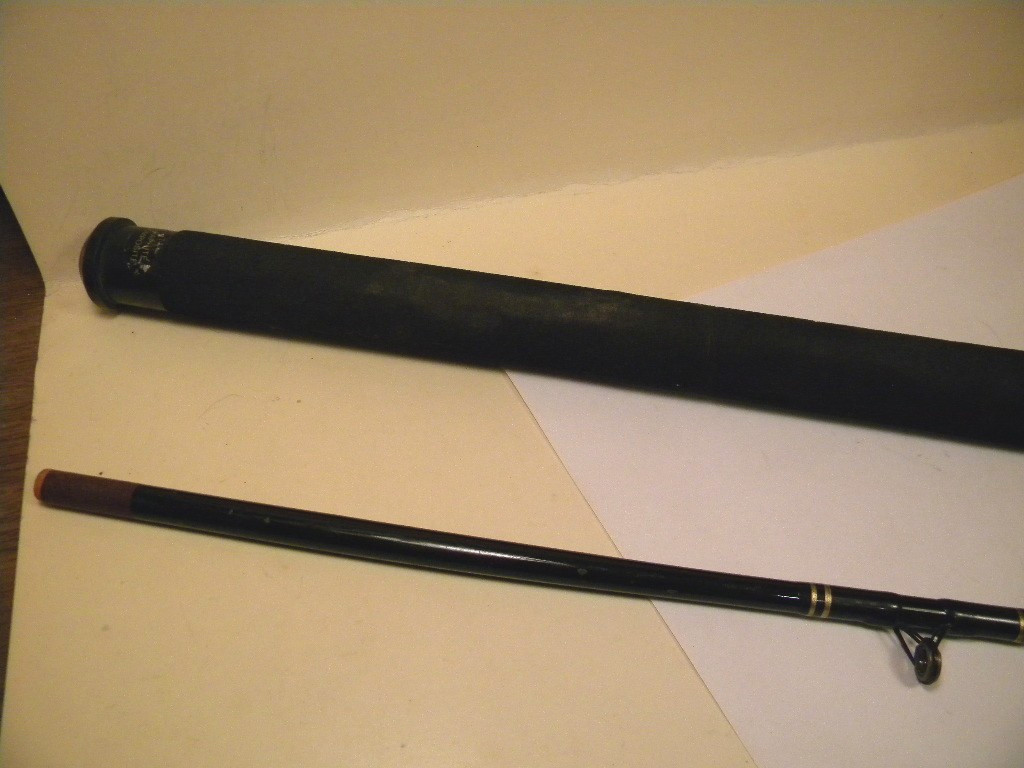 South Bend Black Beauty Salmon/Steelhead 3774 medium 8’3″ spinning rod