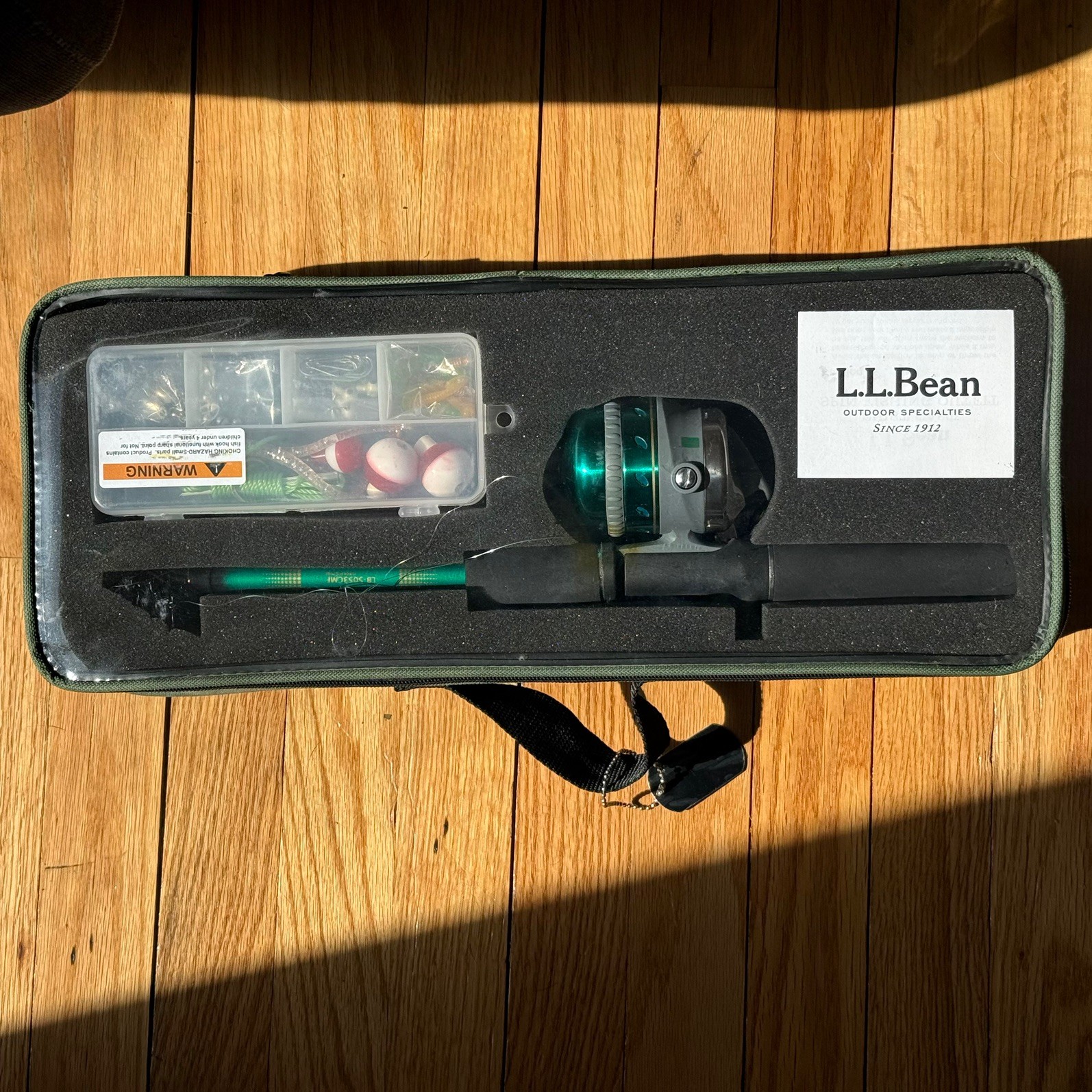 LL Bean First Cast Spin Fishing Outfit Telescoping Rod Reel Tackle Case Complete