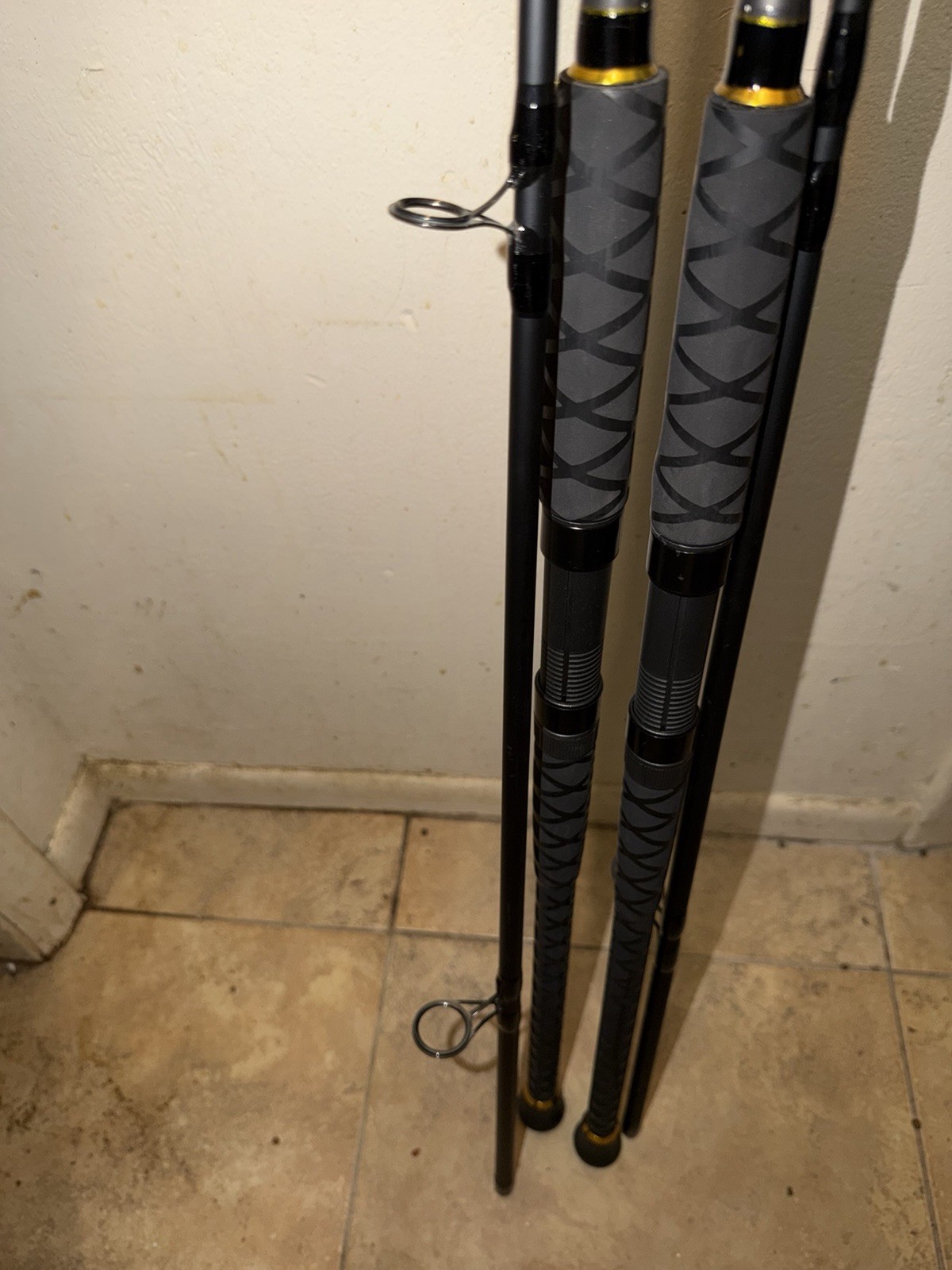 PENN BATTLE IV SURF SPINNING RODS BTLIV2040S102H 2 PC 1-5 OZ LURE WT PAIR