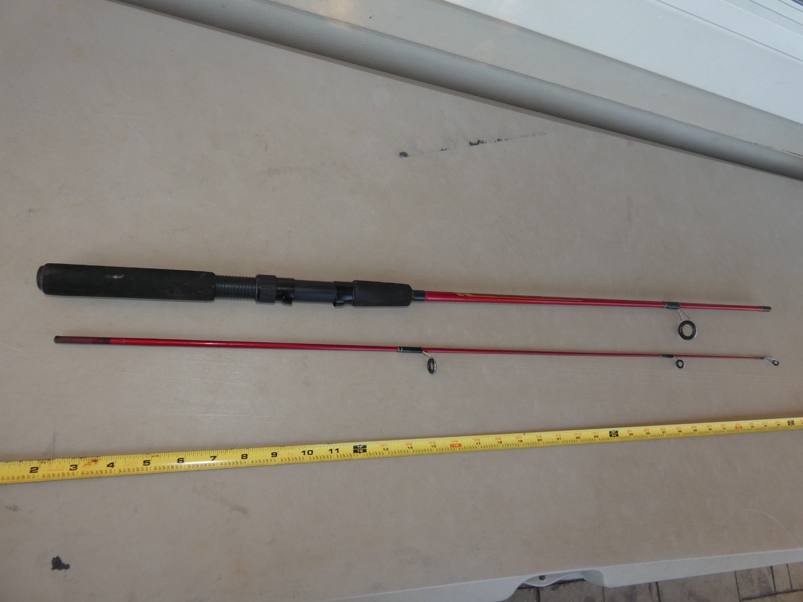 Vintage Silstar 200-56SP Graphite Composite medium 5’6″ 2 Pc spinning rod