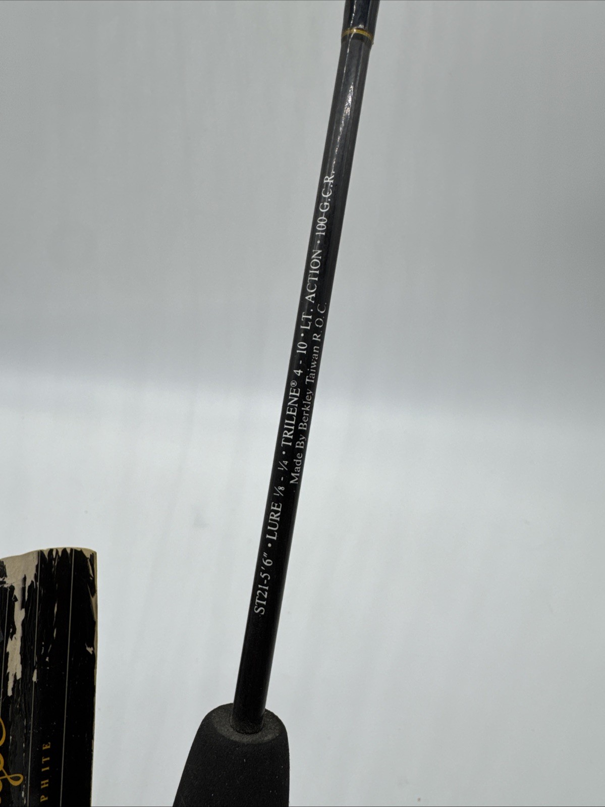 Berkley Stinger ST-21 5′ 6″ Lt action 2 pc spinning rod Vintage