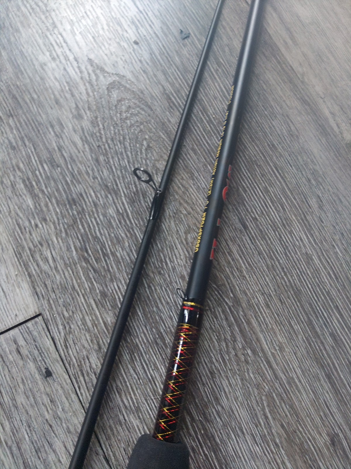 Shakespeare Ugly Stik GX2 7′ Medium 2 Piece Spinning Rod. Salesman Sample Rod.