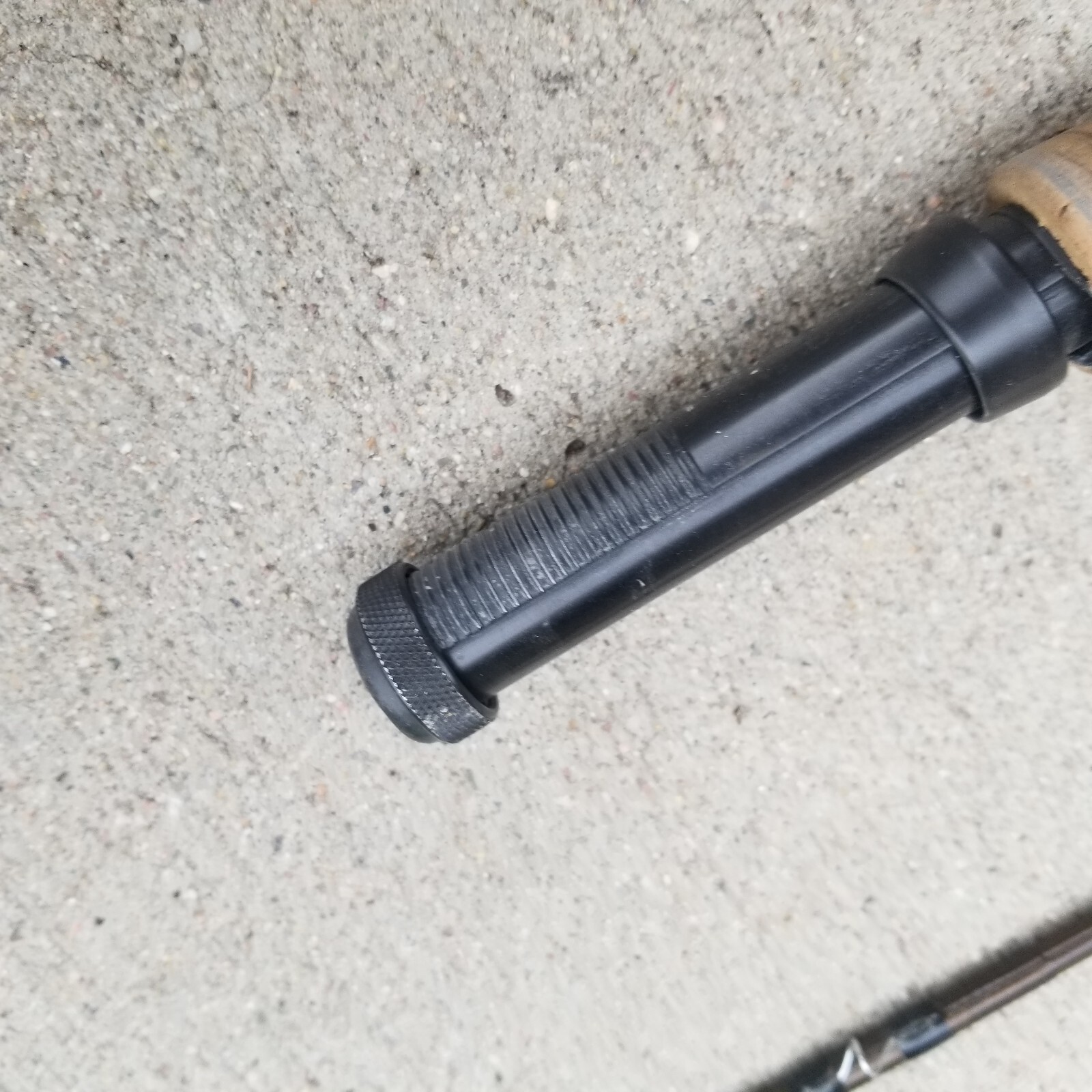 SAGE GFL 586 DS GRAPHITE II FLY ROD W/CASE LINE 5 LENGTH 8′ 6″