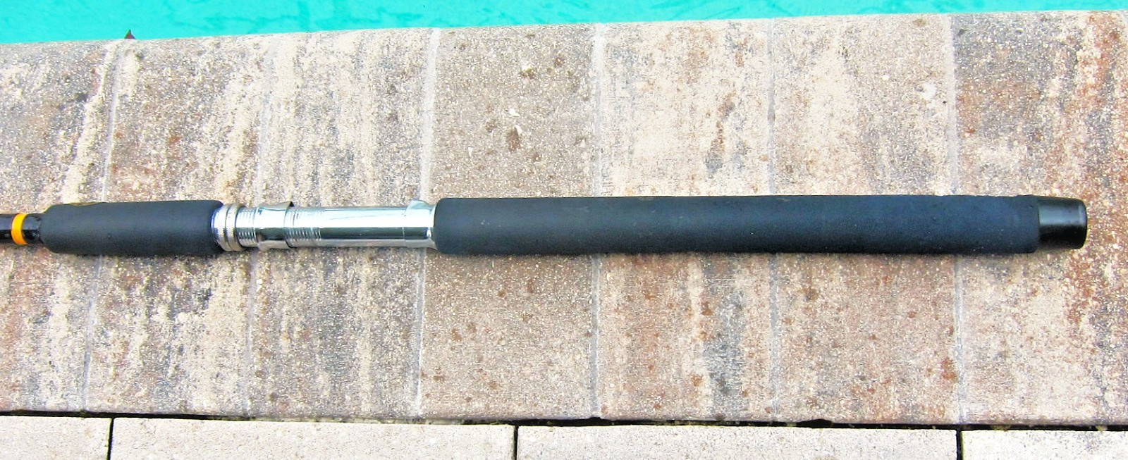 Eagle Claw Starfire SF404 2-Pc Trolling Rod: AFTCO Rollers: 8’6″; 10-25lb – USED