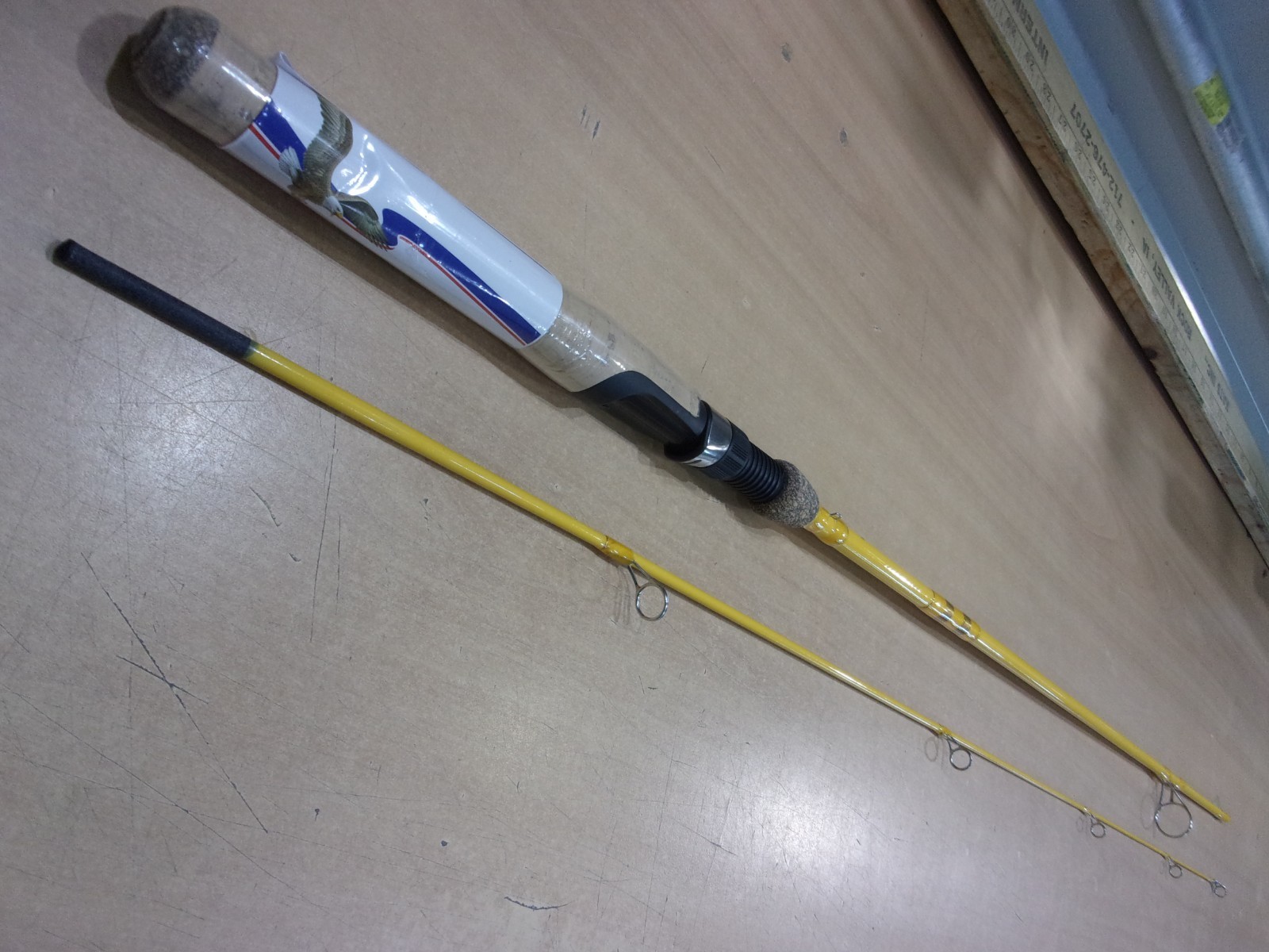 EAGLE CLAW FEATHERLIGHT SPINNING ROD 6 foot 6 inch length