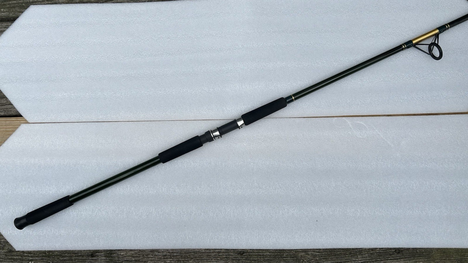 #1189 Used Vintage YAD 2 Piece Model # SSGS 9′ Medium Saltwater Spin Rod
