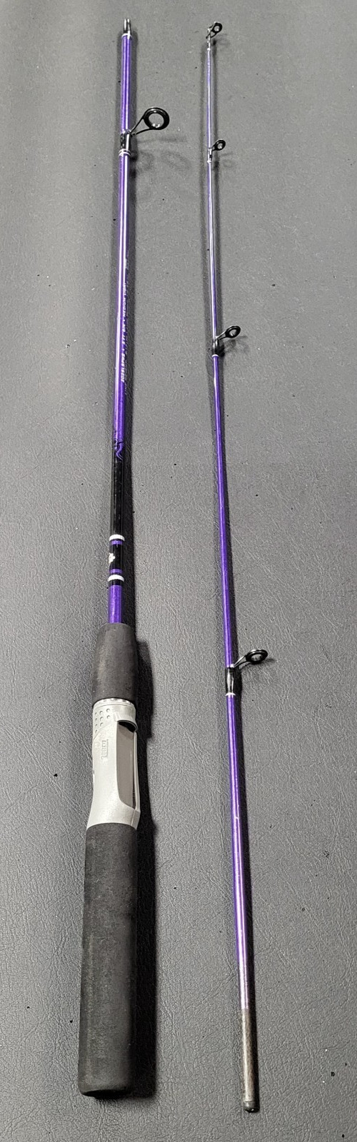 Zebco Slingshot Spinning Rod Model 202SLSPWB 5’6″ Medium Light 2 Piece Rod, EX