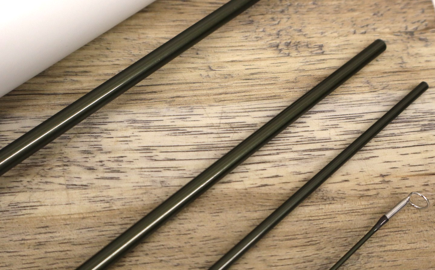 NEW SAGE R8 Core 9wt. 9’ft~4Pc FlyRod w/ Hard Metal Case