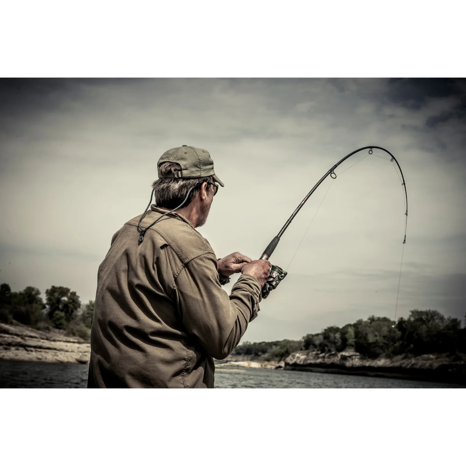 Ugly Stik Catfish Casting Rod, 7′ Medium Heavy Fishing Rod