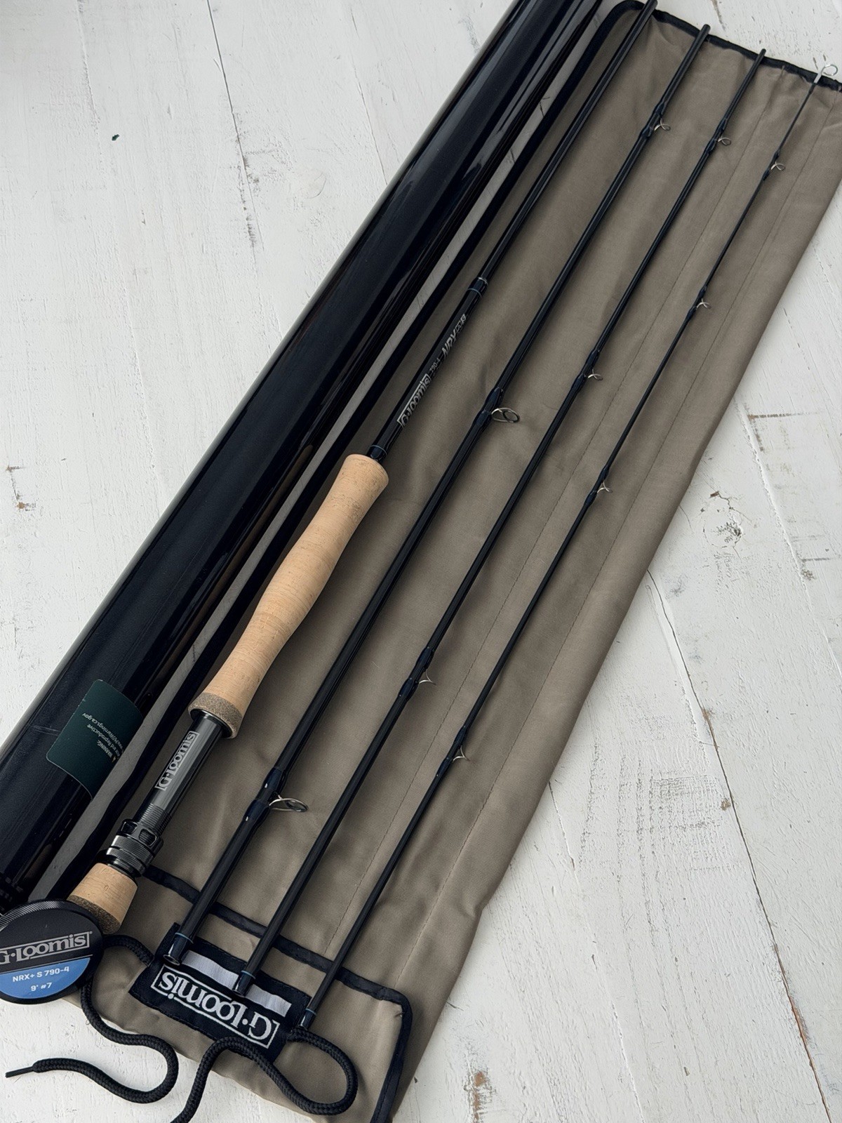 **BEAUTIFUL** 🔥 G LOOMIS NRX+ S SALT 7wt. 9’ft~4pc fly rod!🔥~LEGENDARY~