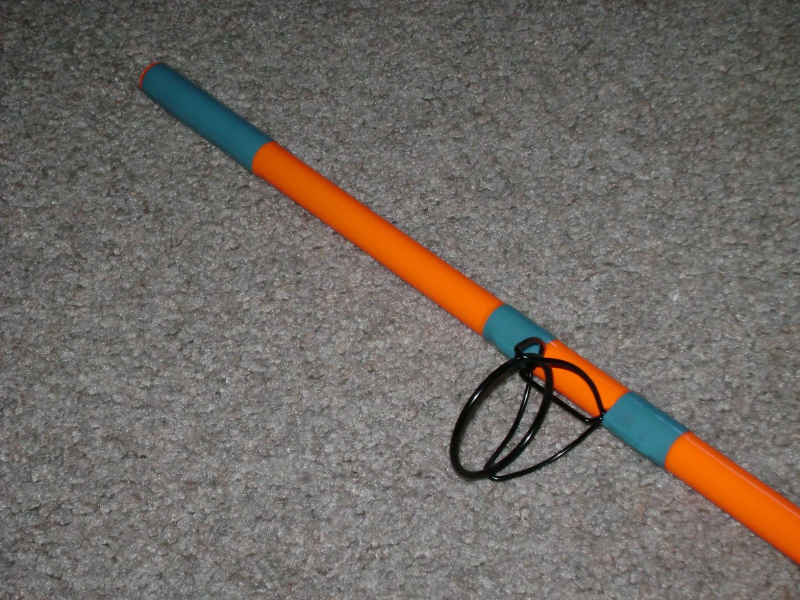GLOW ROD MEAT HUNTER FLEX 10′ HVY SPINNING -GLOWS ORANGE UNDER BLACKLIGHT !