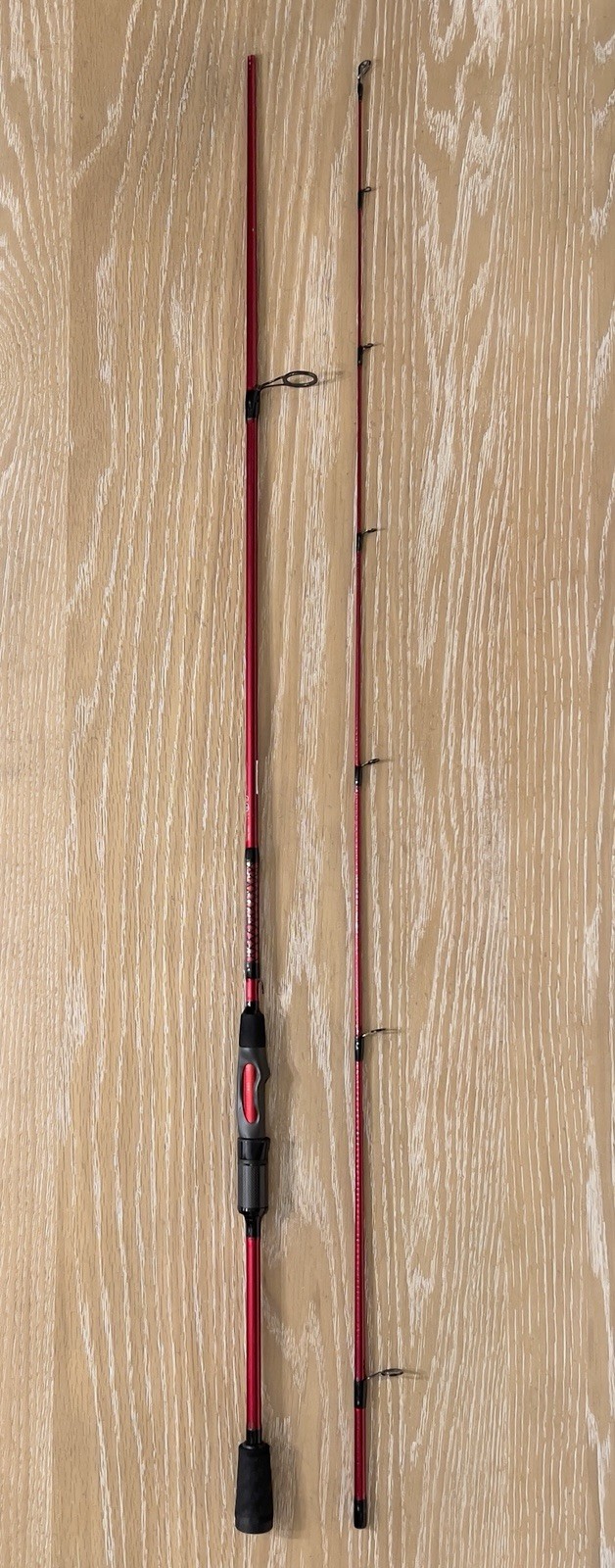 Ugly Stik Carbon 7′ Medium Fast 2pc Spinning Rod Carbon 9 Guides Red USCBSP702M