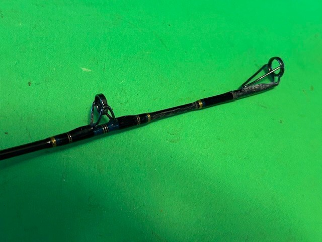 CUSTOM G LOOMIS 905 7 FOOT 2 INCH 15 TO 30 POUND CLASS CONVENTIONAL FISHING ROD