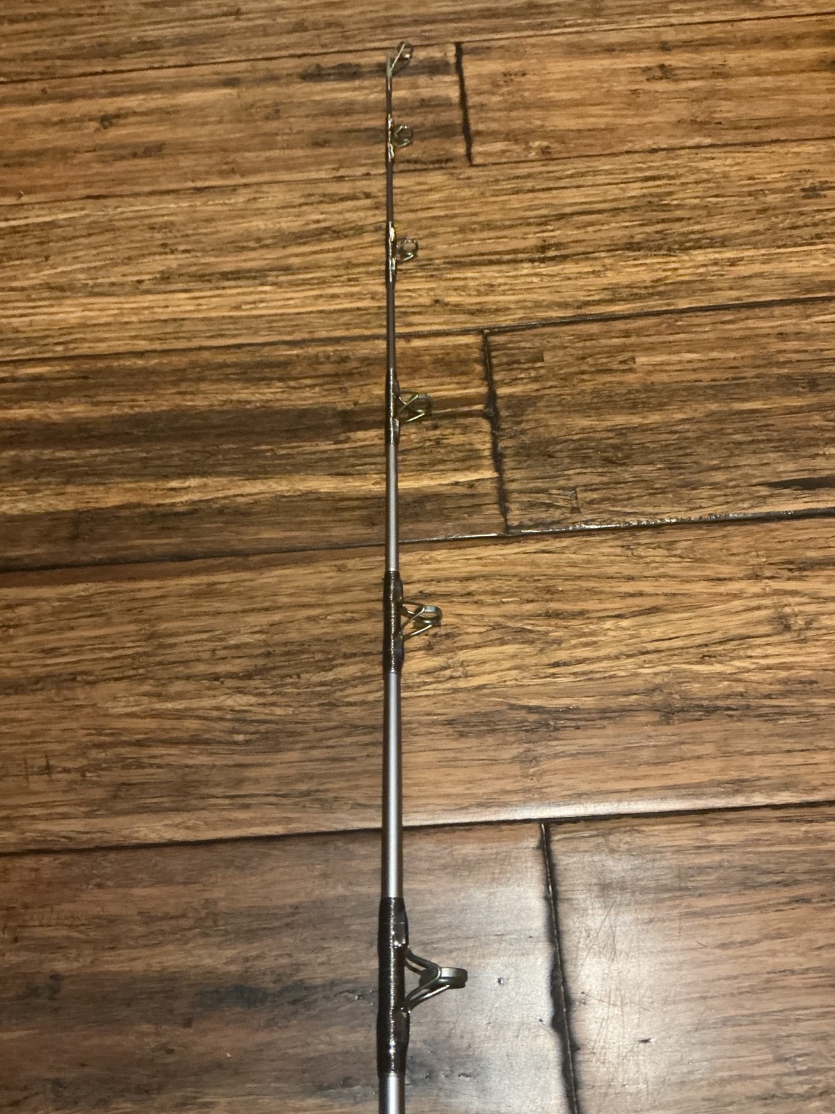 SHIMANO VOLTAEUS 6’6″ 20-40lb med-heavy fast action rod excellent