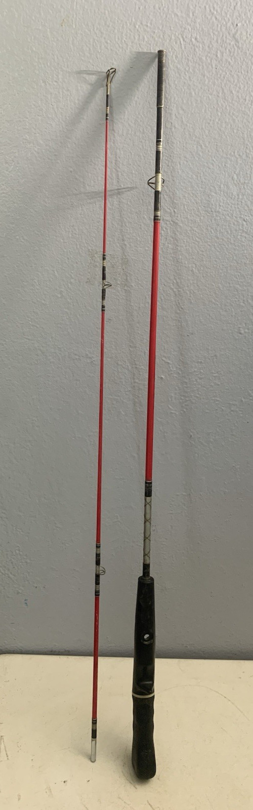 Vintage Master 6ft Fishing Tackle Co Spin Cast Rod Model 2010