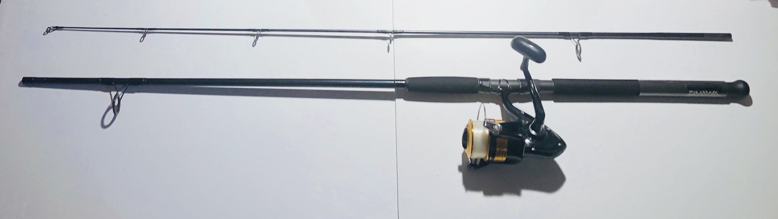 DAIWA D WAVE (DWA F802 MFS) 8’0″ 2 PC Med 12-25LB Spinning Rod & 4500 Reel New