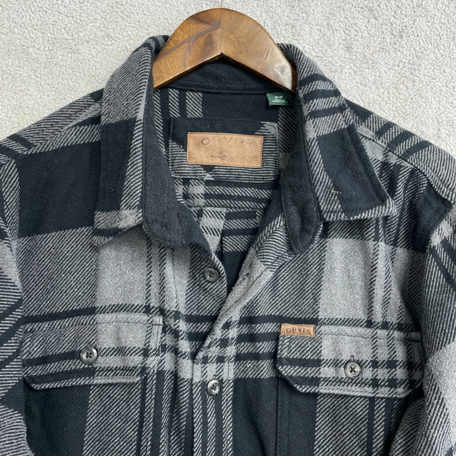 Orvis Men’s M Black & Gray Plaid Button-Up Flannel Shirt Jacket G1572