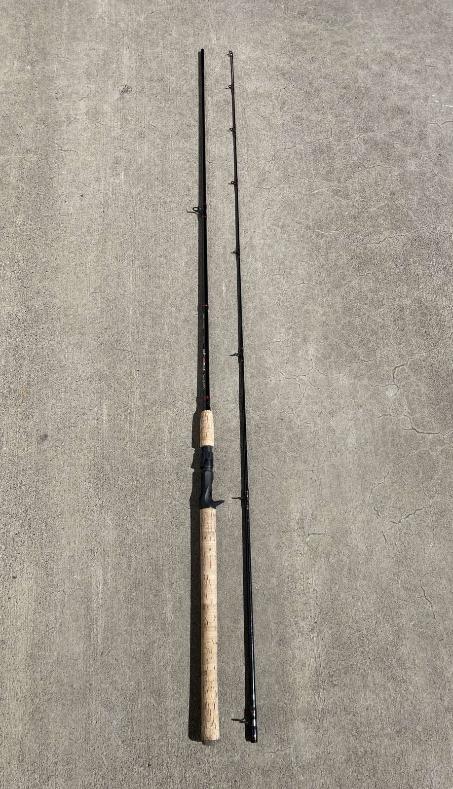 Cabela’s IM6 Pro-Guide Medium Action 9’ Cork Handle PGC905-2 Casting Rod – NICE